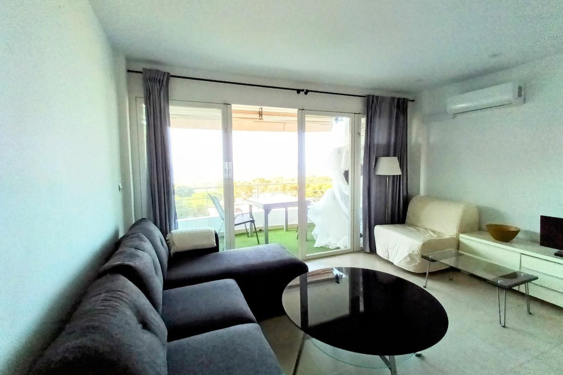 Resale - Apartment - Middle Floor Apartment - Marbella - Costabella