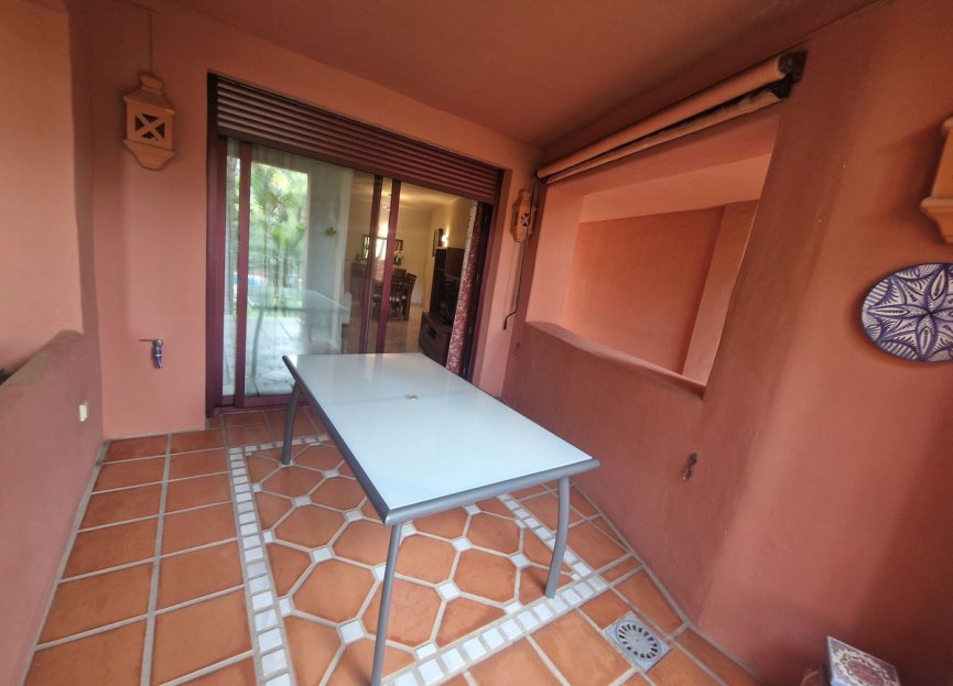 Resale - Apartment - Middle Floor Apartment - Marbella - El Rosario