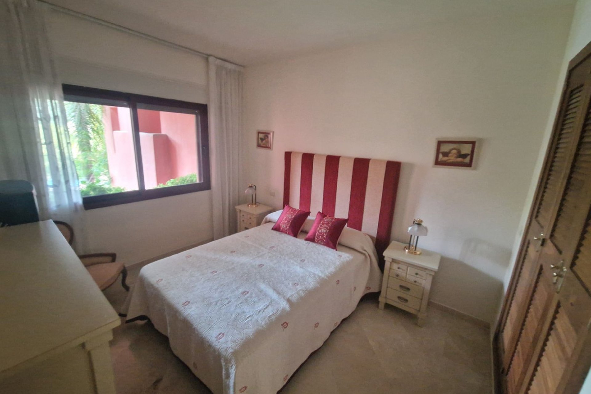 Resale - Apartment - Middle Floor Apartment - Marbella - El Rosario