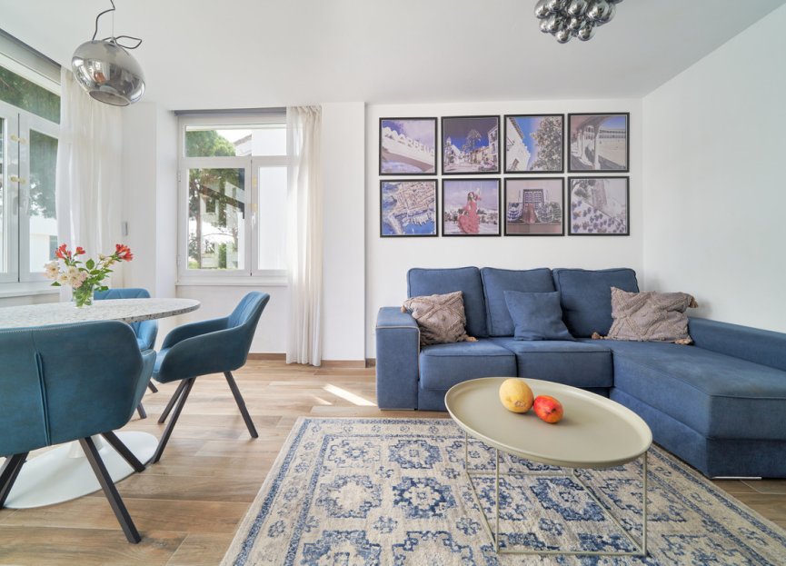 Resale - Apartment - Middle Floor Apartment - Marbella - Elviria