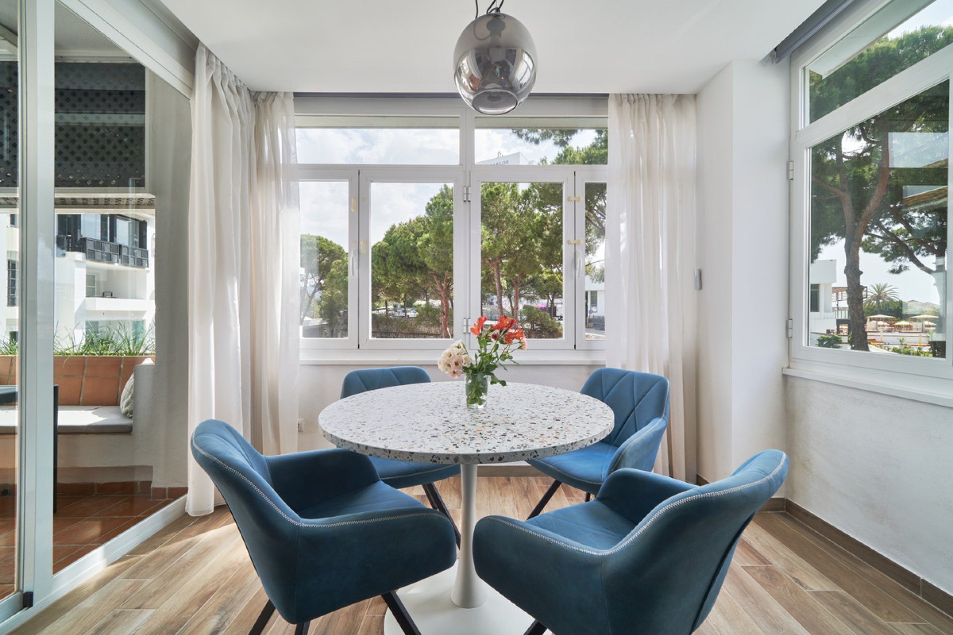 Resale - Apartment - Middle Floor Apartment - Marbella - Elviria