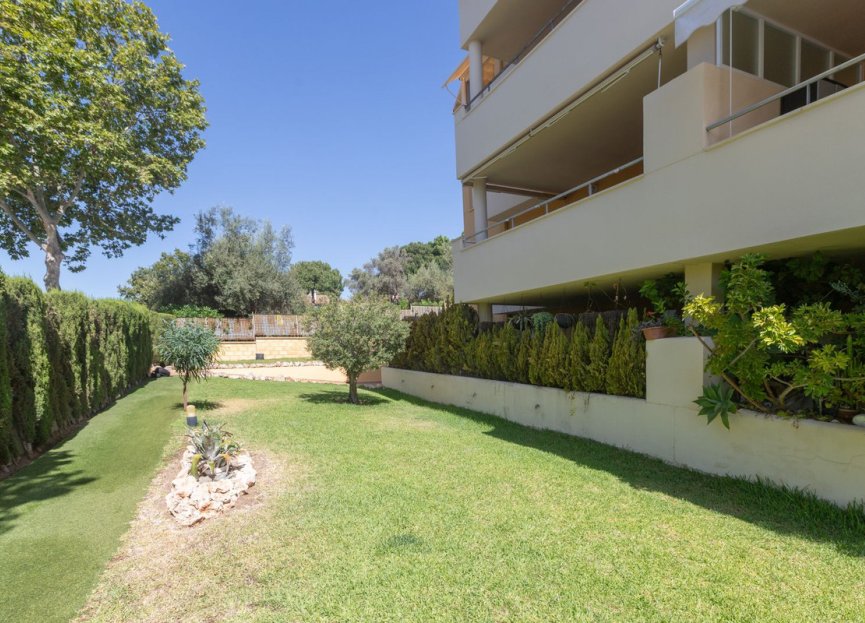 Resale - Apartment - Middle Floor Apartment - Marbella - Elviria