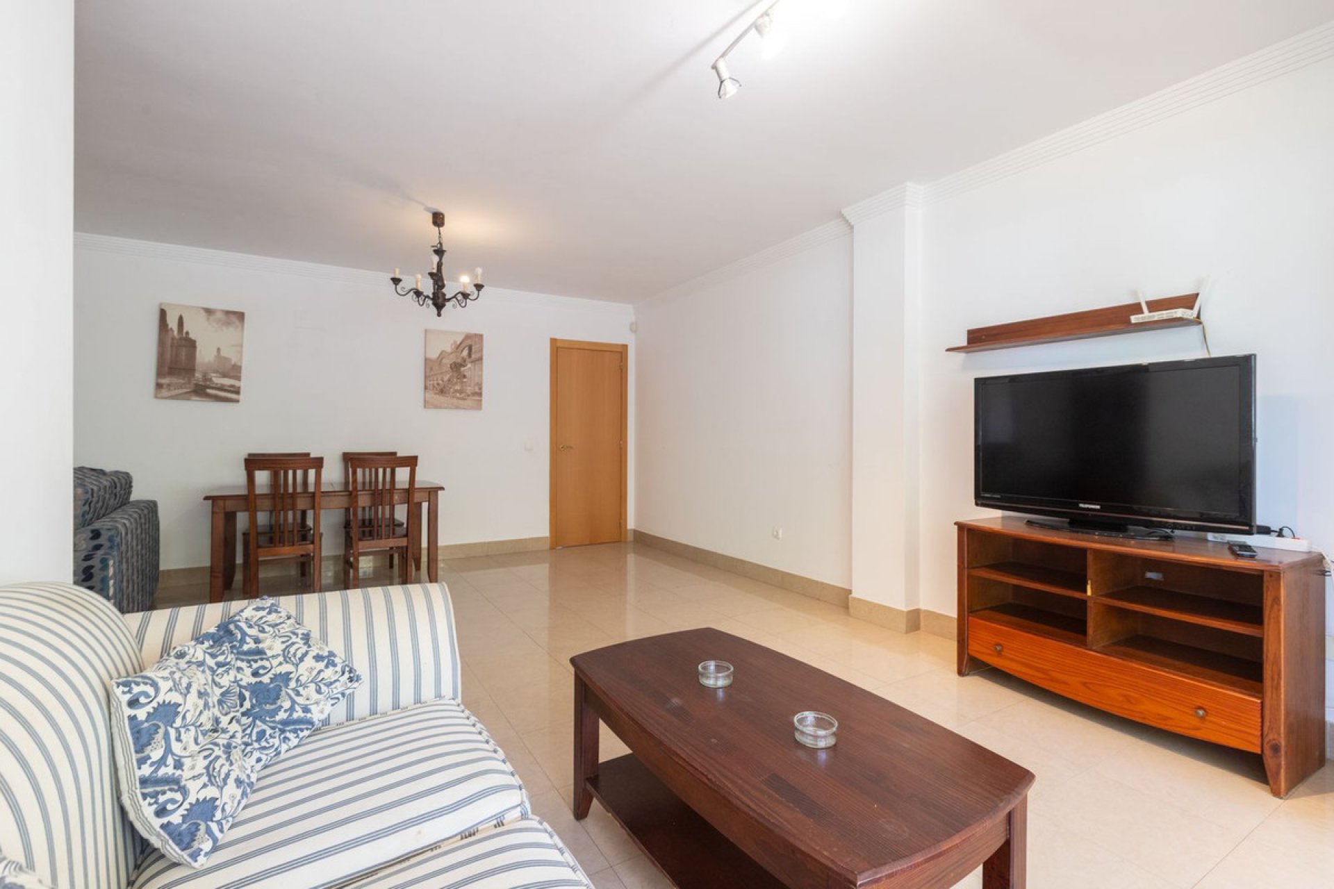 Resale - Apartment - Middle Floor Apartment - Marbella - Elviria
