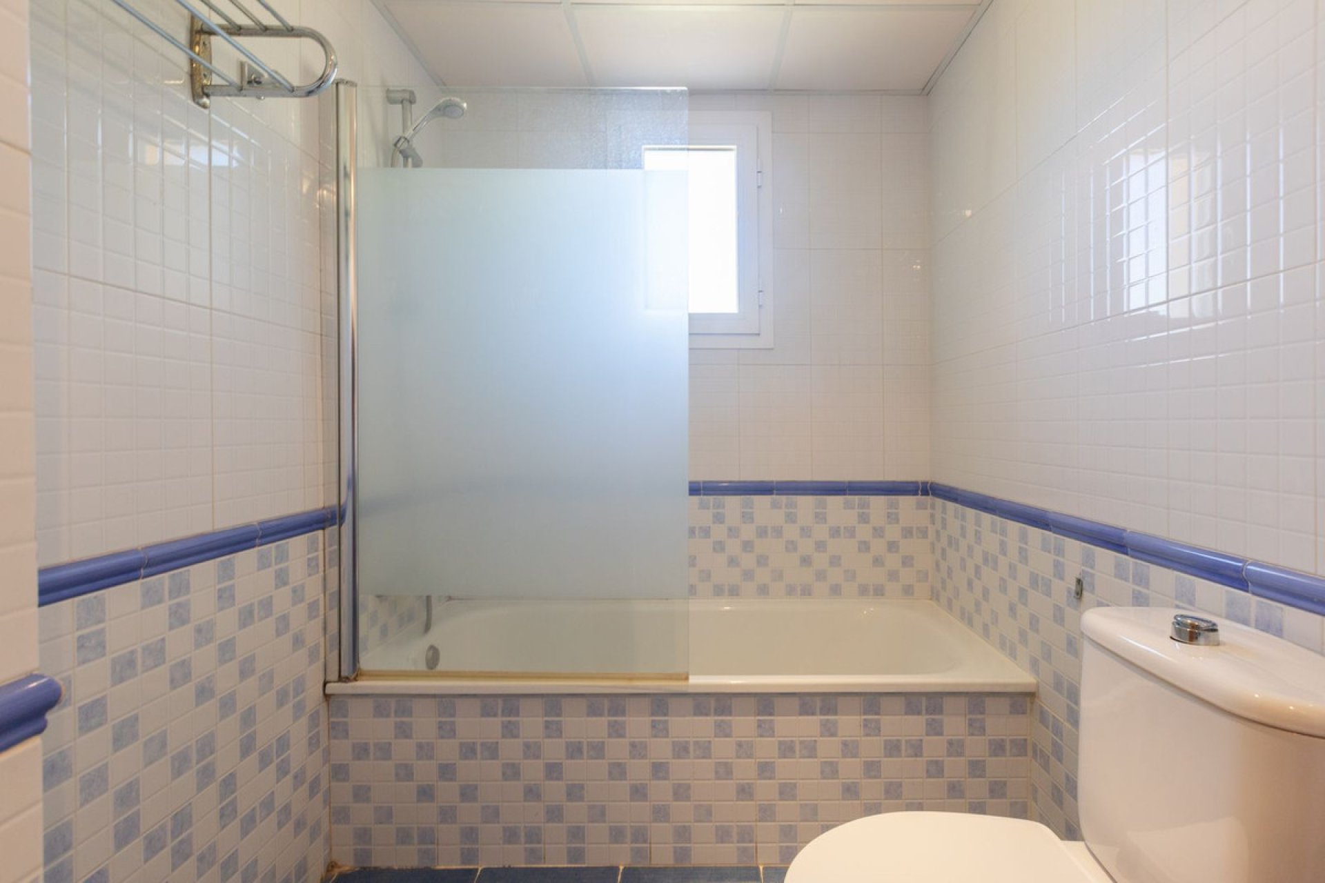 Resale - Apartment - Middle Floor Apartment - Marbella - Elviria