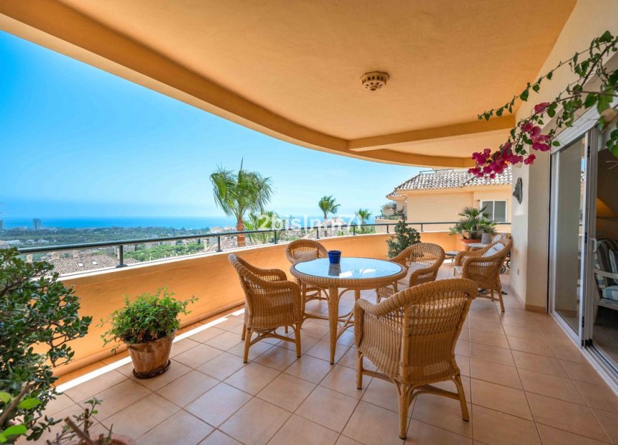 Resale - Apartment - Middle Floor Apartment - Marbella - Elviria