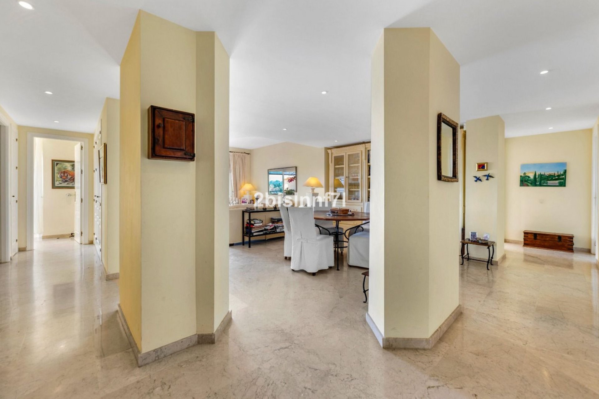 Resale - Apartment - Middle Floor Apartment - Marbella - Elviria