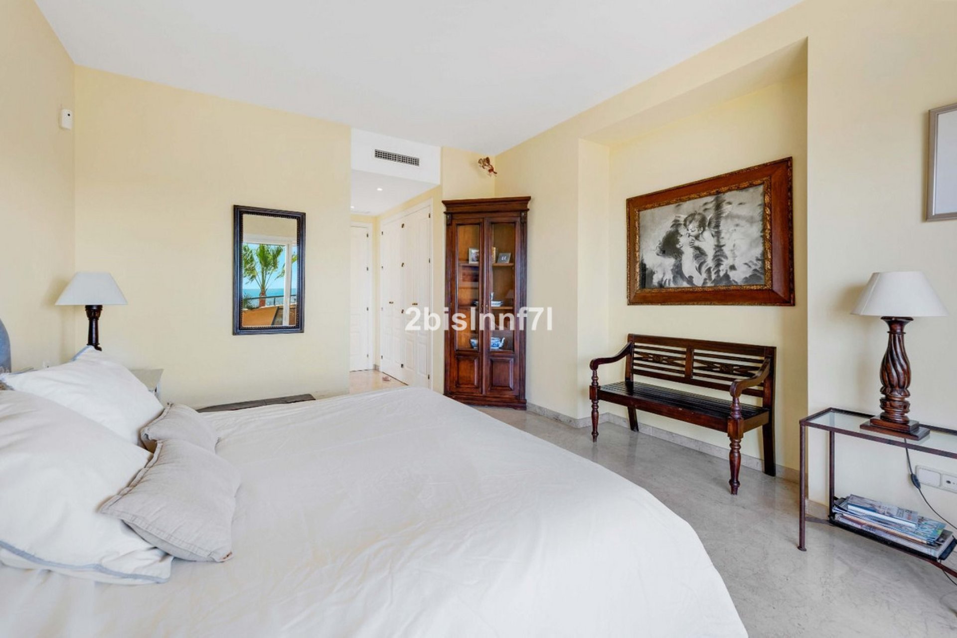 Resale - Apartment - Middle Floor Apartment - Marbella - Elviria