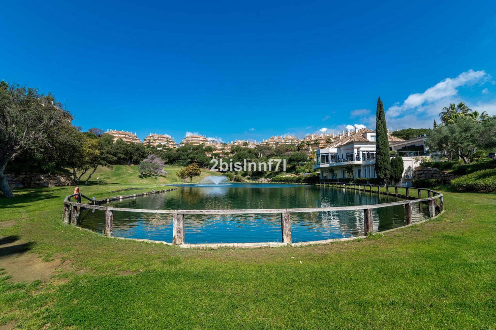 Resale - Apartment - Middle Floor Apartment - Marbella - Elviria