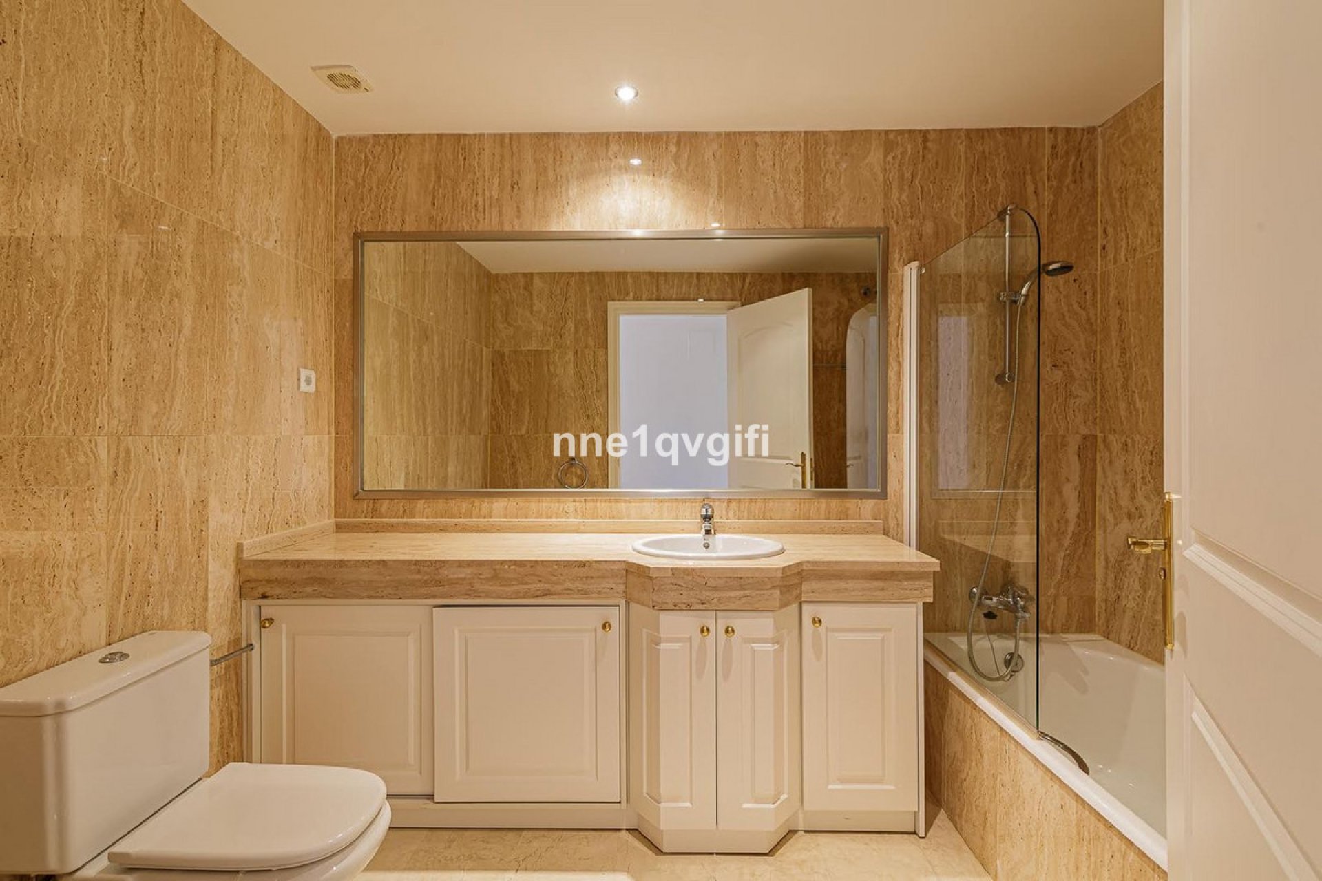 Resale - Apartment - Middle Floor Apartment - Marbella - Elviria