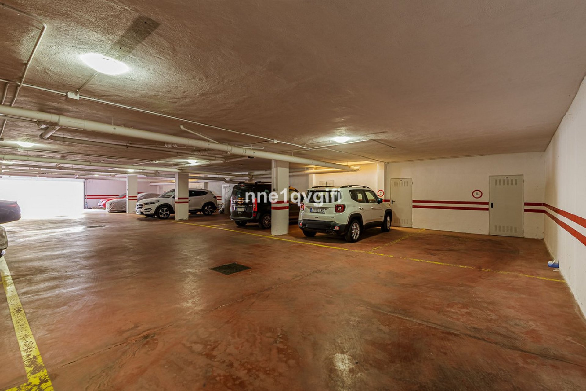 Resale - Apartment - Middle Floor Apartment - Marbella - Elviria