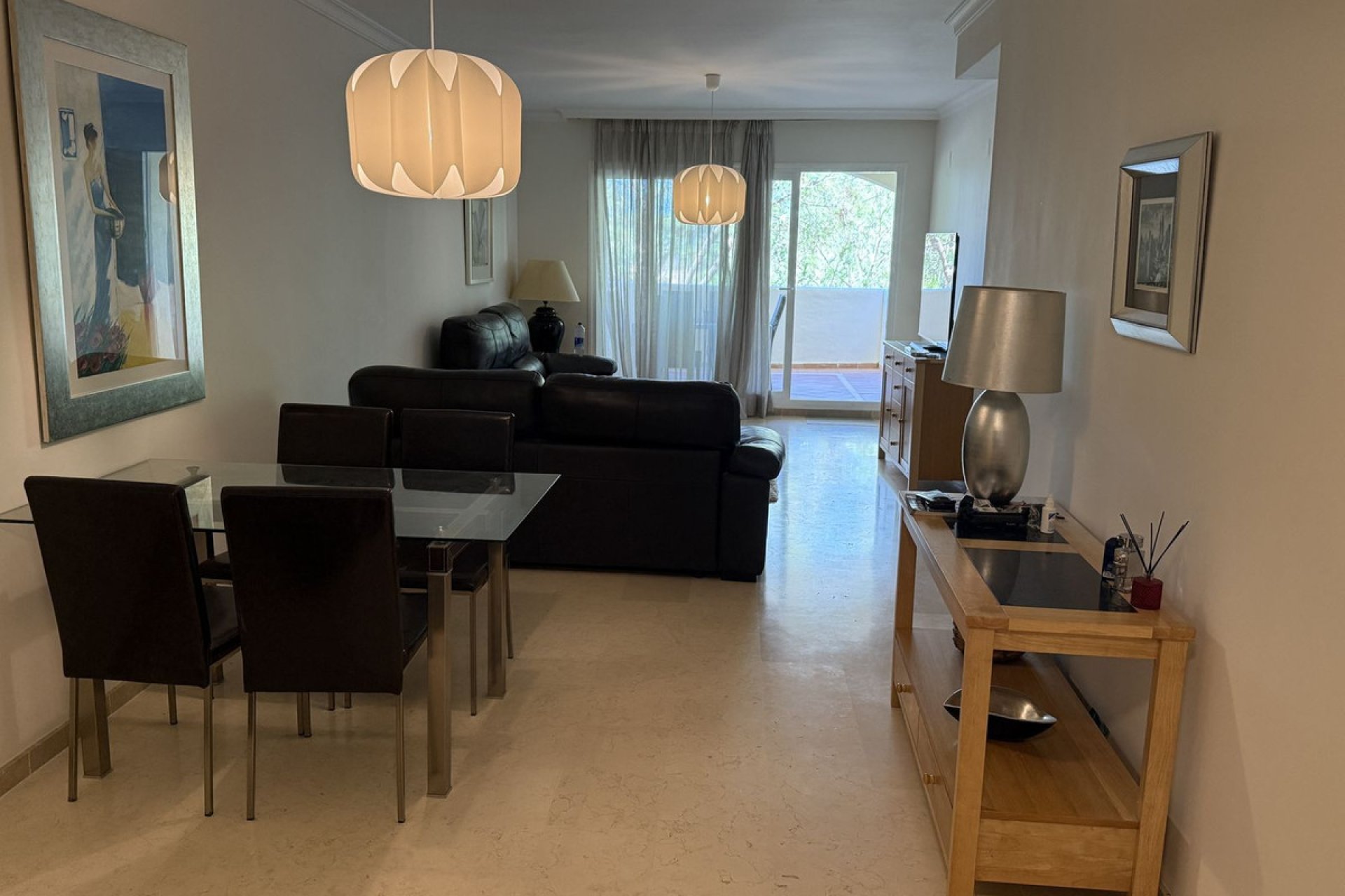 Resale - Apartment - Middle Floor Apartment - Marbella - Elviria