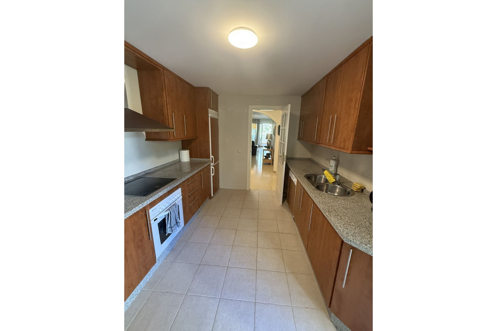 Resale - Apartment - Middle Floor Apartment - Marbella - Elviria