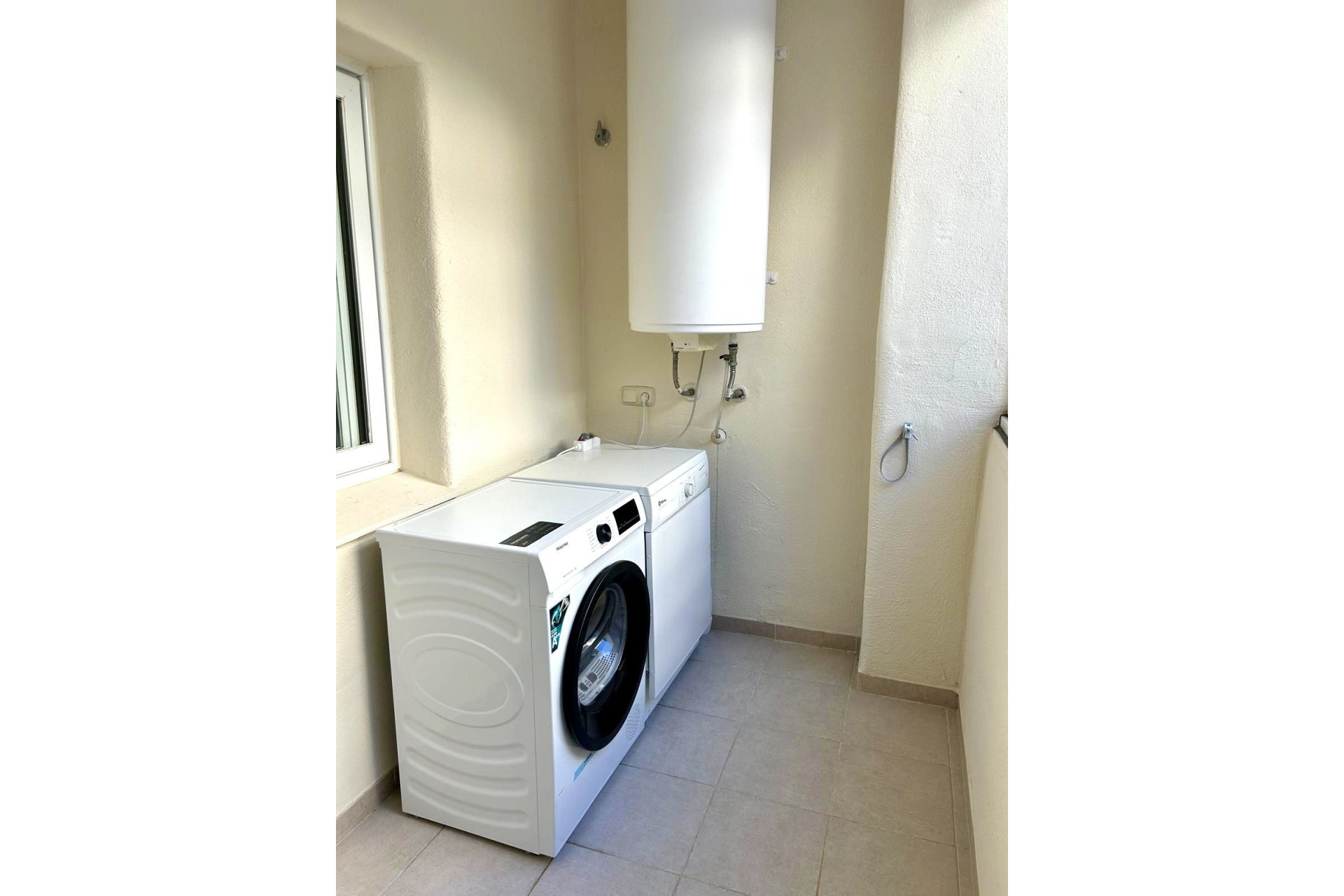 Resale - Apartment - Middle Floor Apartment - Marbella - Elviria