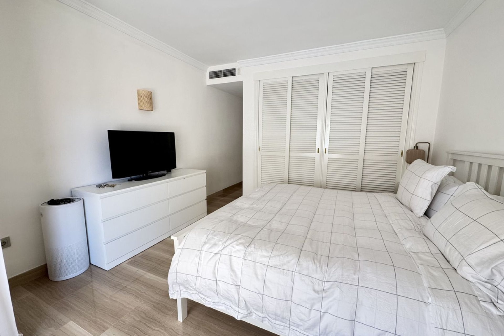 Resale - Apartment - Middle Floor Apartment - Marbella - Elviria