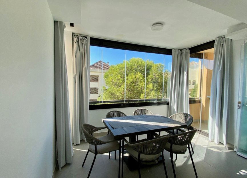 Resale - Apartment - Middle Floor Apartment - Marbella - Elviria