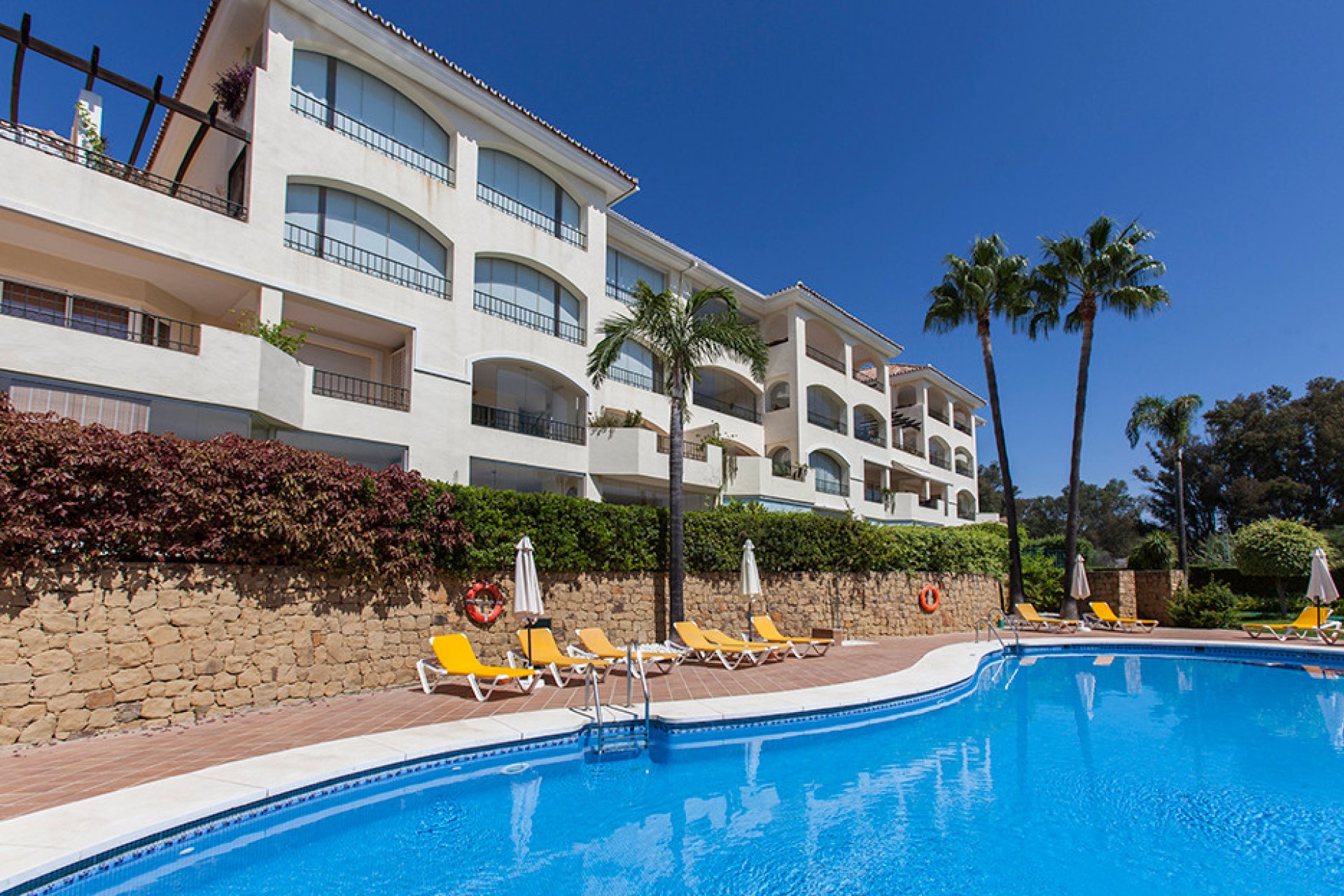 Resale - Apartment - Middle Floor Apartment - Marbella - Elviria