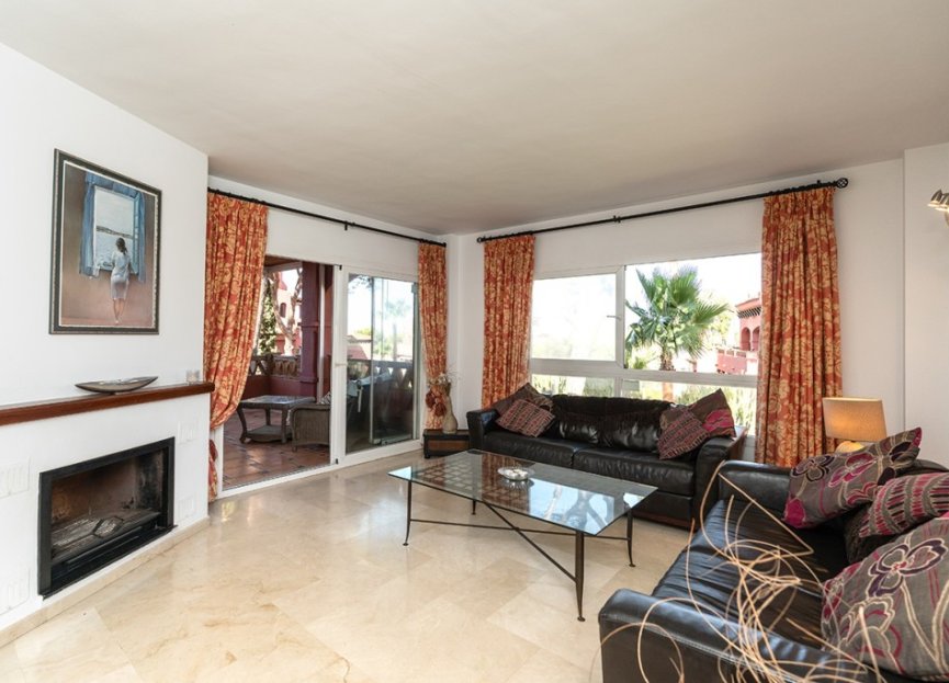 Resale - Apartment - Middle Floor Apartment - Marbella - Elviria