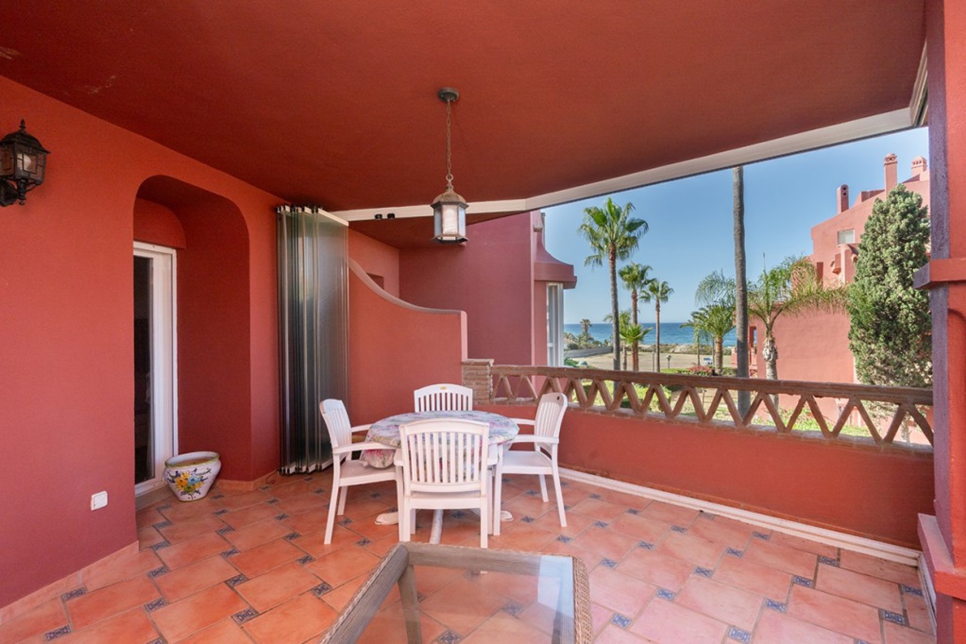 Resale - Apartment - Middle Floor Apartment - Marbella - Elviria