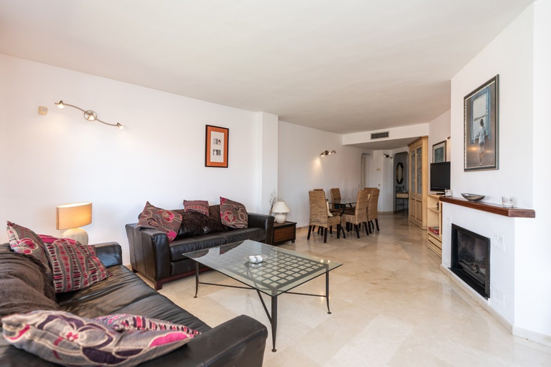 Resale - Apartment - Middle Floor Apartment - Marbella - Elviria