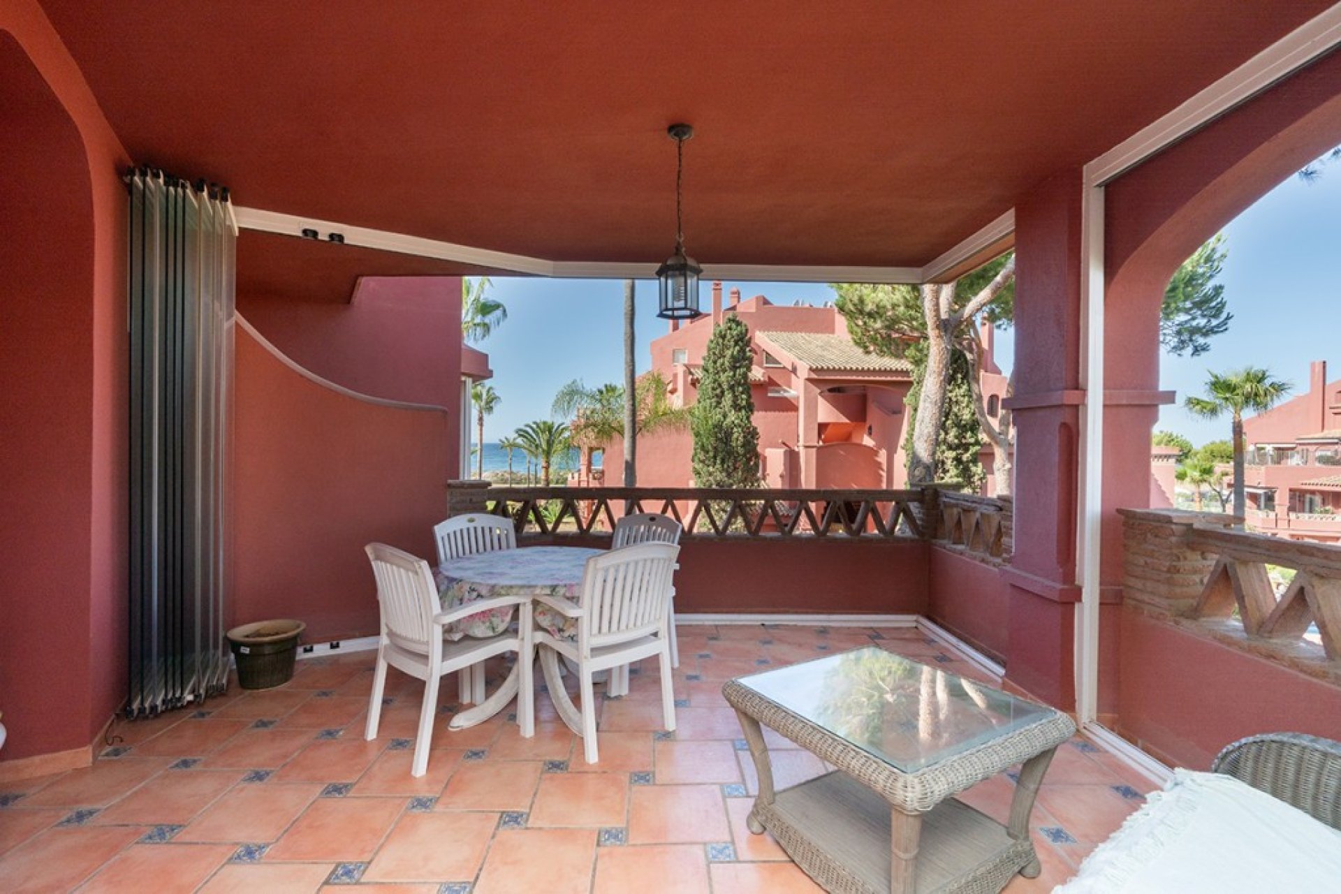 Resale - Apartment - Middle Floor Apartment - Marbella - Elviria