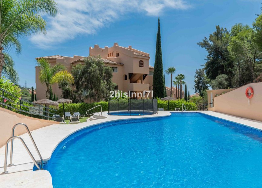 Resale - Apartment - Middle Floor Apartment - Marbella - Elviria