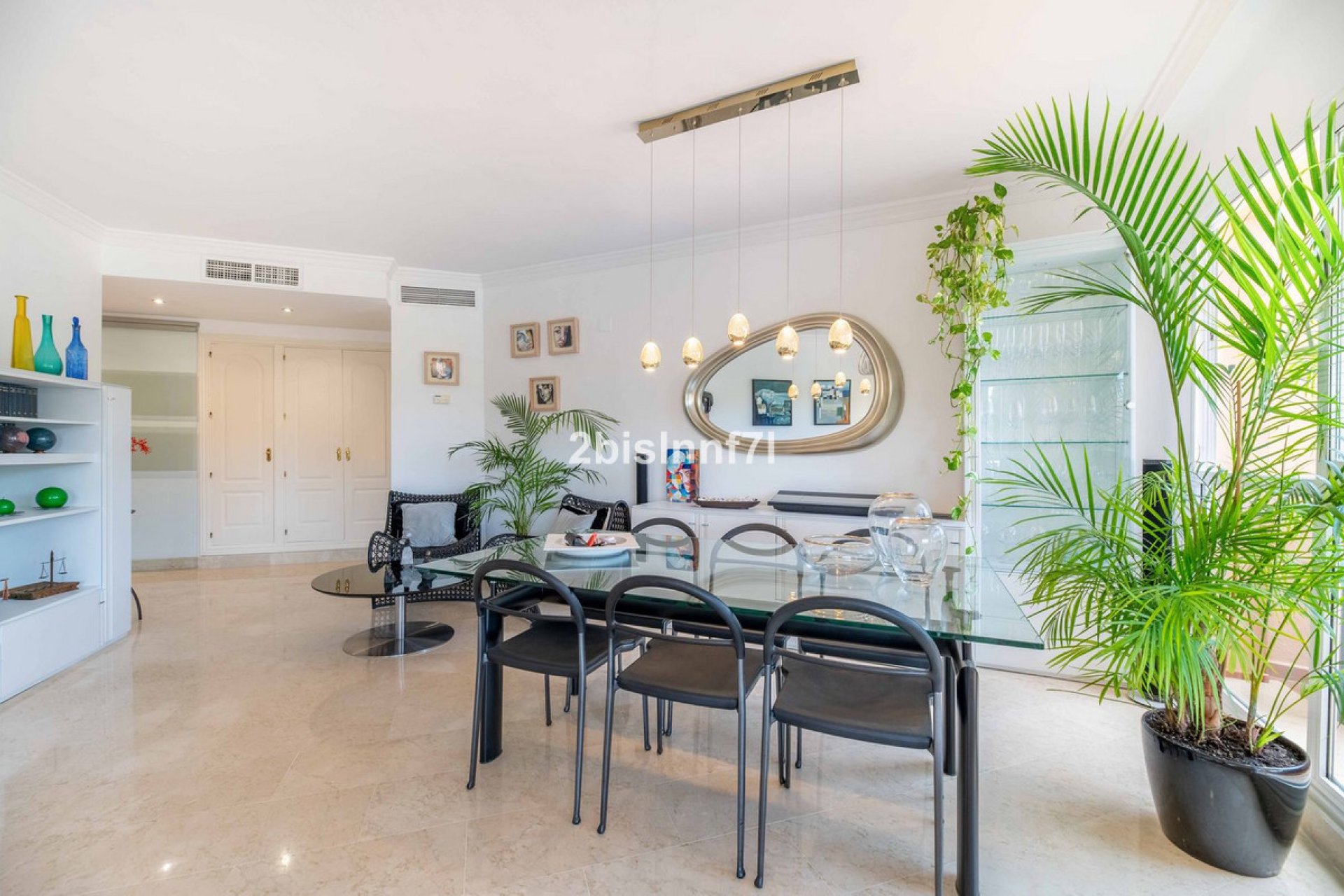 Resale - Apartment - Middle Floor Apartment - Marbella - Elviria