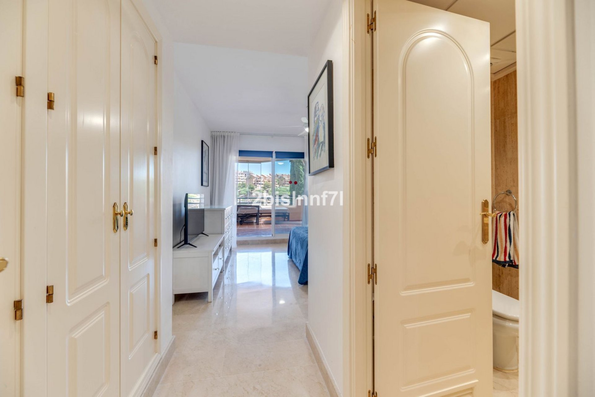 Resale - Apartment - Middle Floor Apartment - Marbella - Elviria