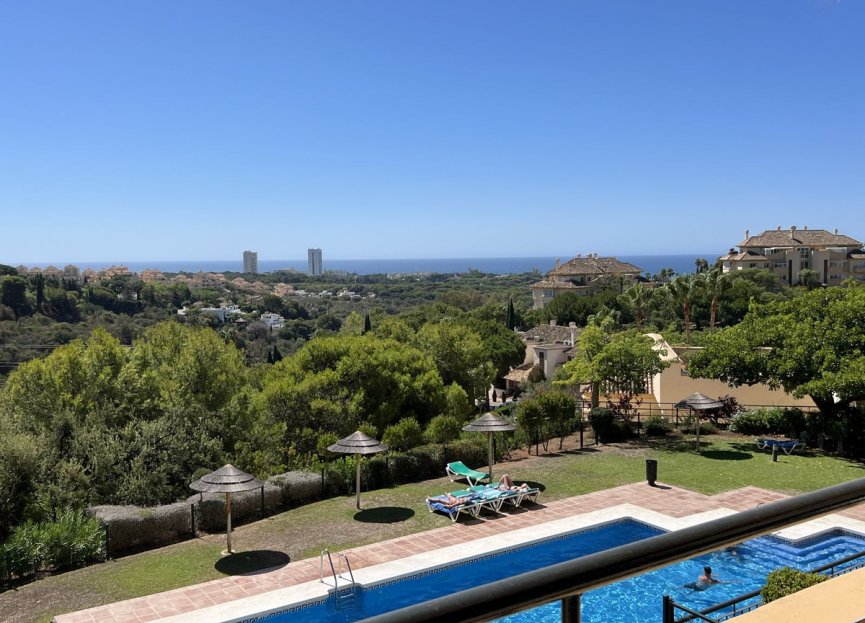 Resale - Apartment - Middle Floor Apartment - Marbella - Elviria