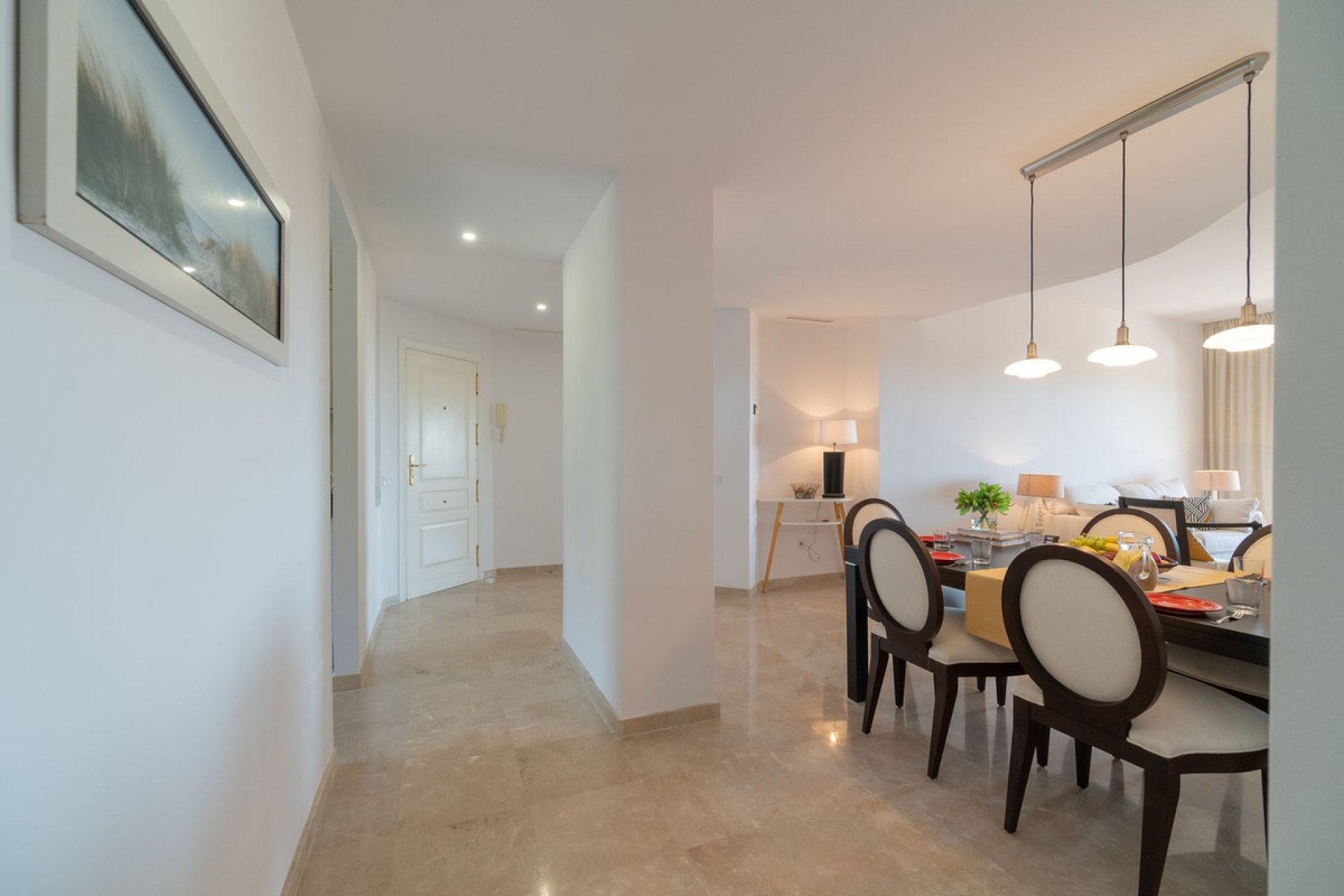 Resale - Apartment - Middle Floor Apartment - Marbella - Elviria