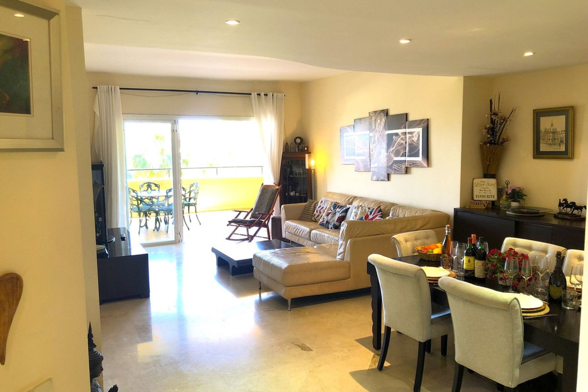 Resale - Apartment - Middle Floor Apartment - Marbella - Elviria