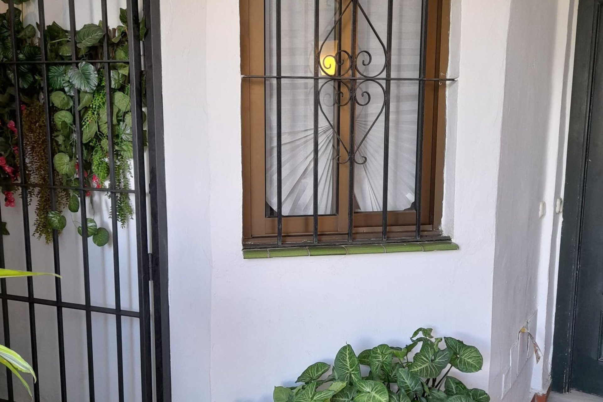 Resale - Apartment - Middle Floor Apartment - Marbella - Elviria