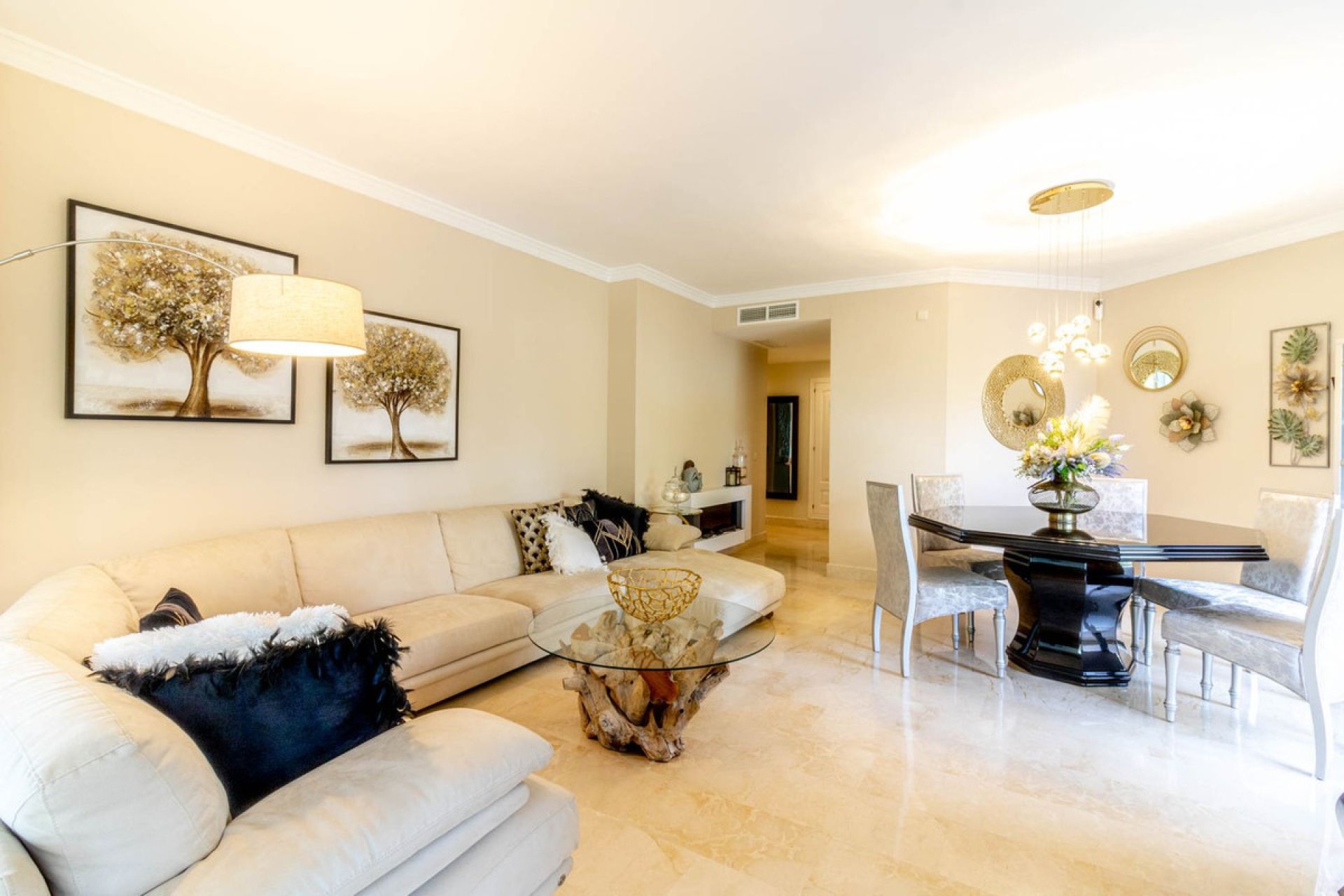 Resale - Apartment - Middle Floor Apartment - Marbella - Elviria