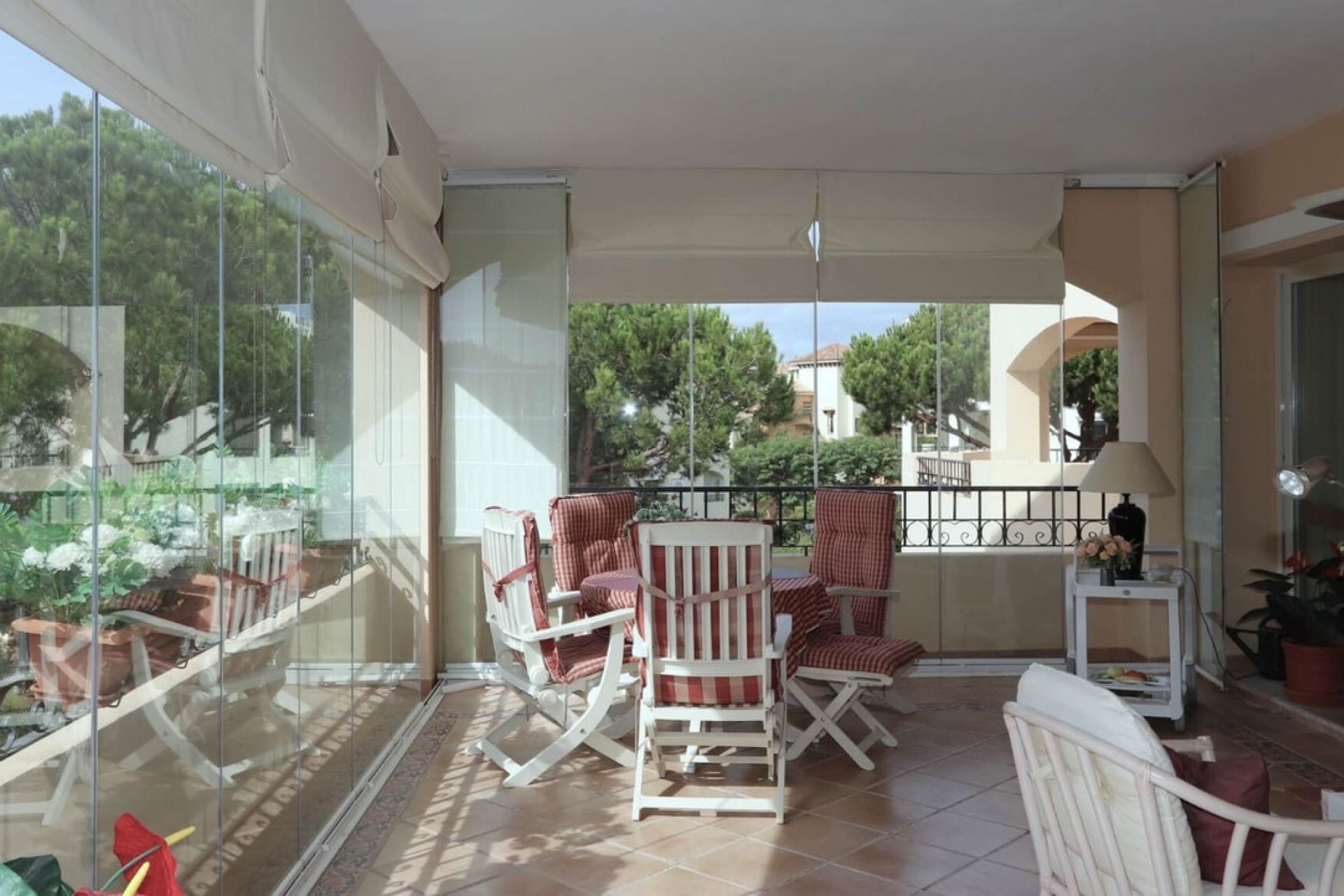 Resale - Apartment - Middle Floor Apartment - Marbella - Elviria