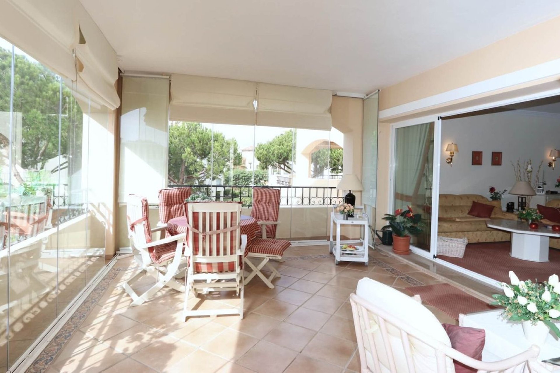 Resale - Apartment - Middle Floor Apartment - Marbella - Elviria