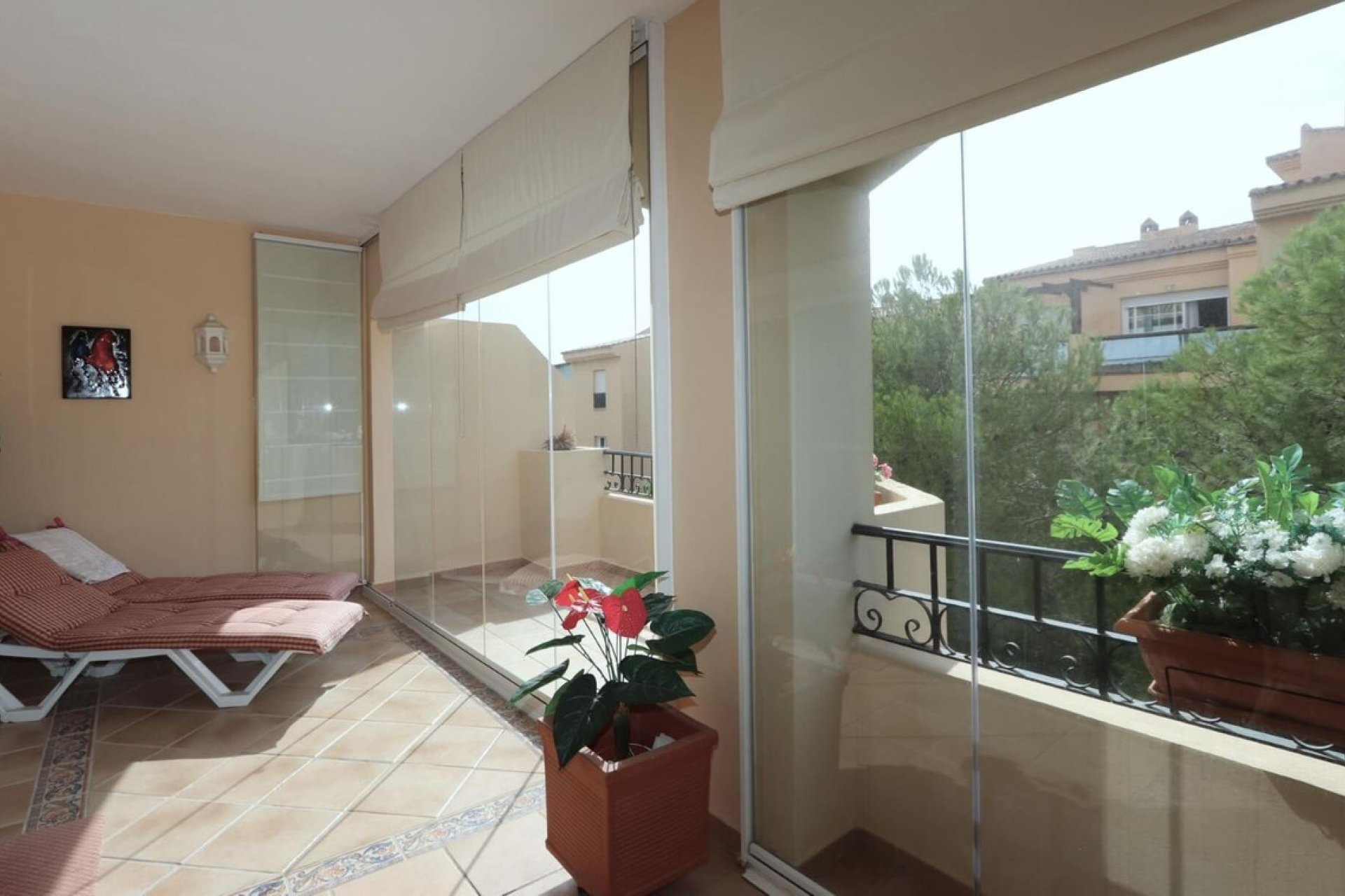 Resale - Apartment - Middle Floor Apartment - Marbella - Elviria