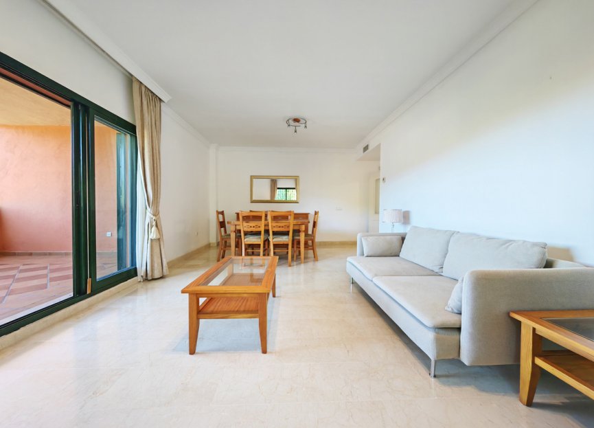 Resale - Apartment - Middle Floor Apartment - Marbella - Elviria