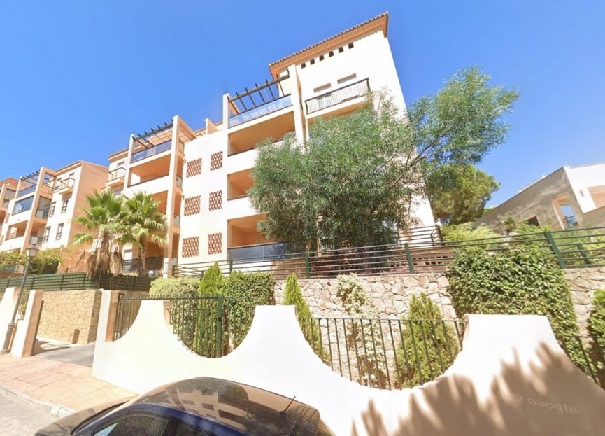 Resale - Apartment - Middle Floor Apartment - Marbella - Elviria