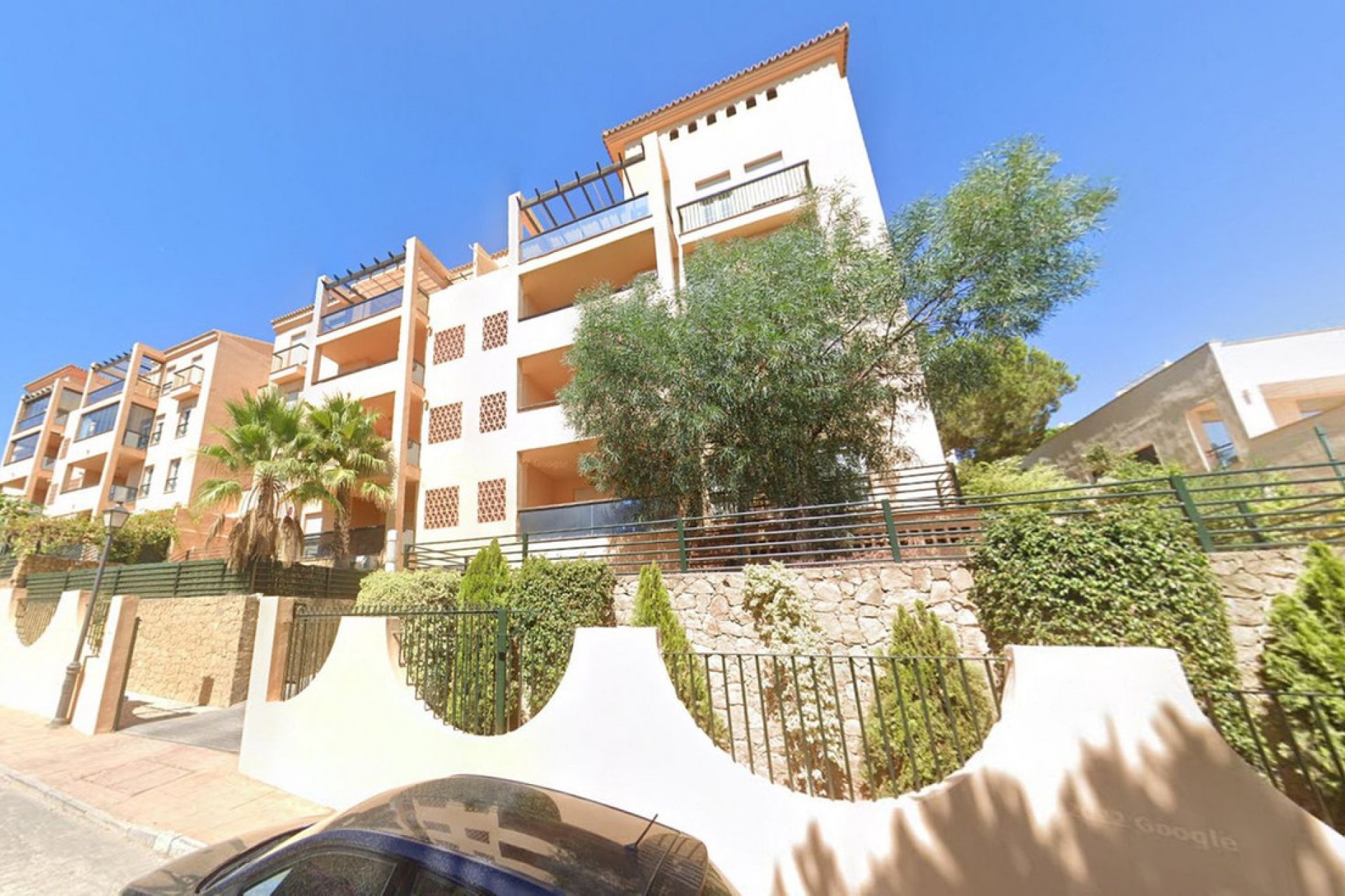 Resale - Apartment - Middle Floor Apartment - Marbella - Elviria