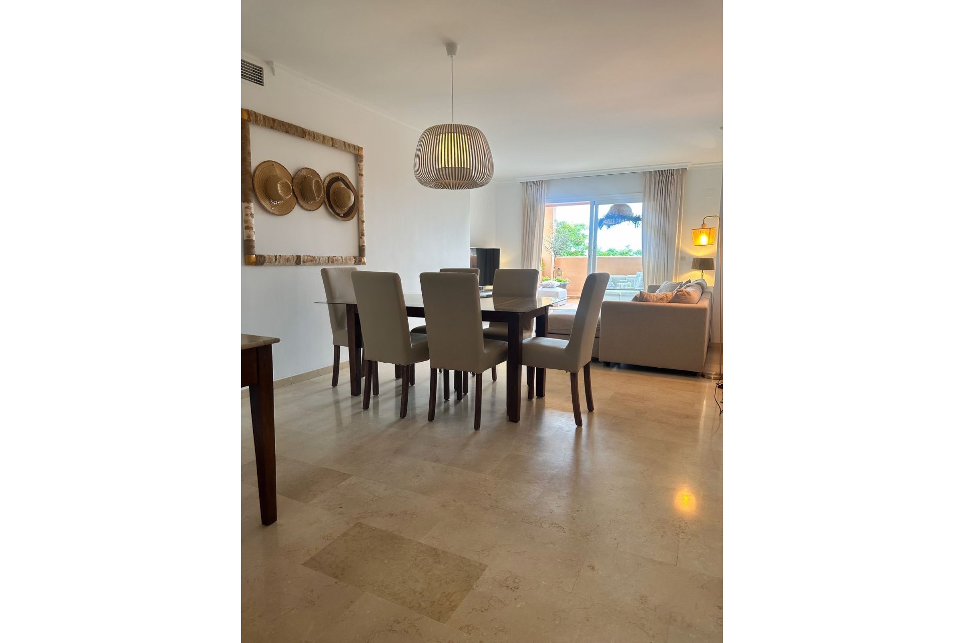 Resale - Apartment - Middle Floor Apartment - Marbella - Elviria