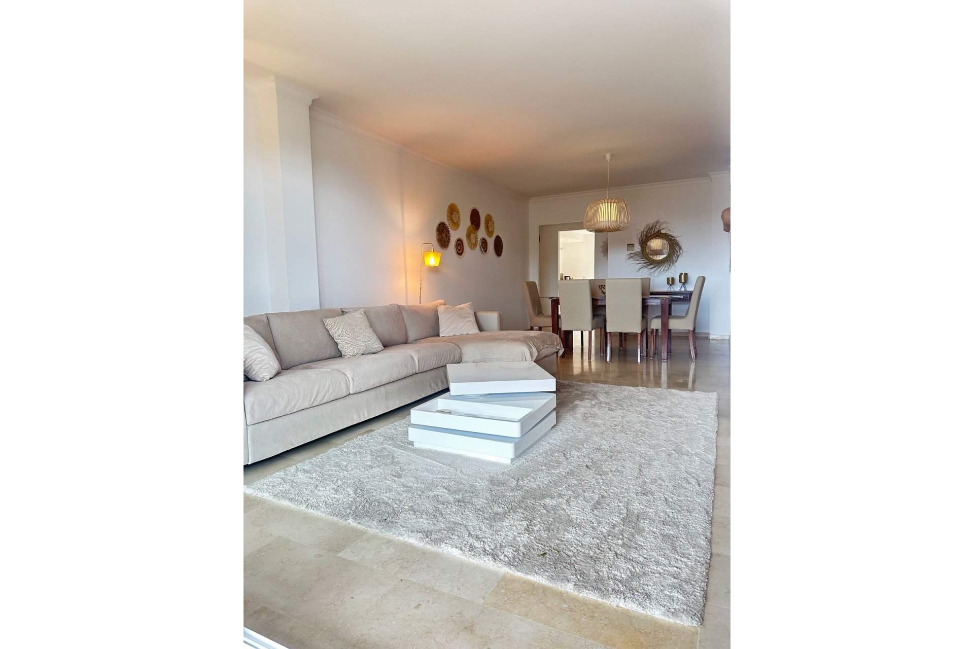 Resale - Apartment - Middle Floor Apartment - Marbella - Elviria