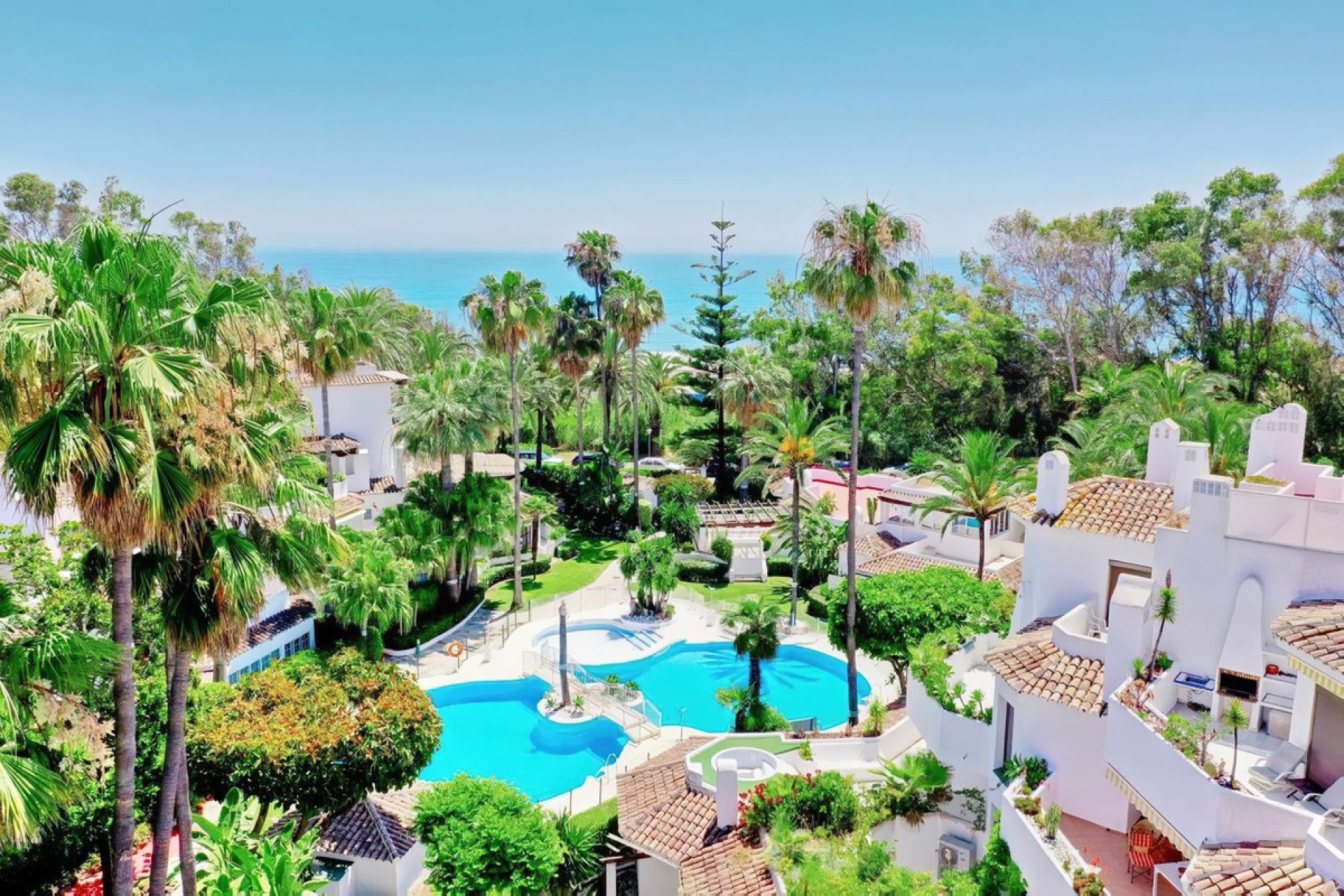 Resale - Apartment - Middle Floor Apartment - Marbella - Elviria