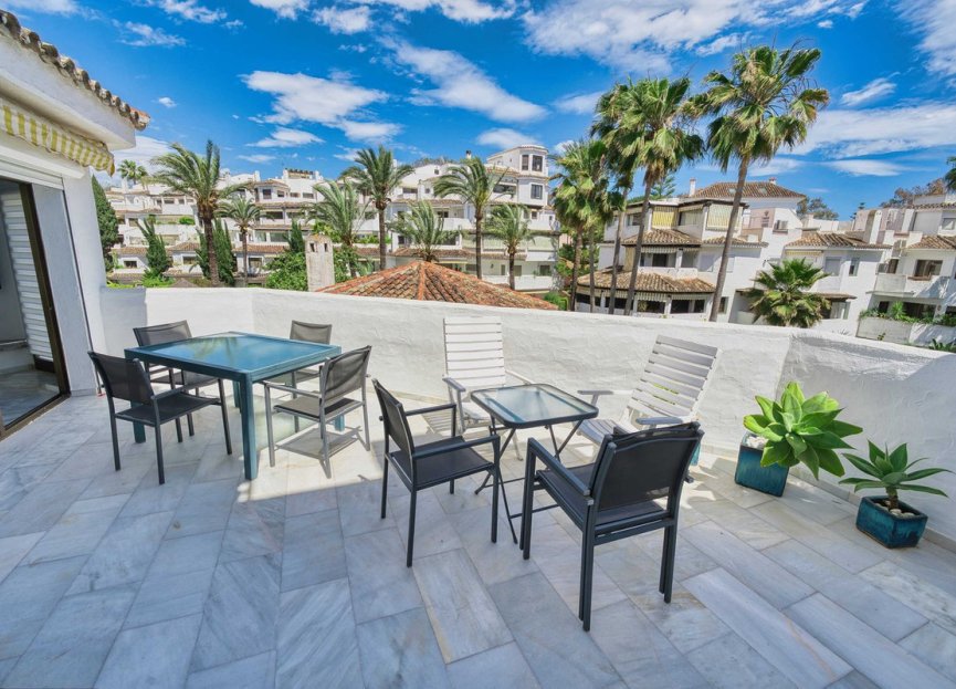 Resale - Apartment - Middle Floor Apartment - Marbella - Elviria