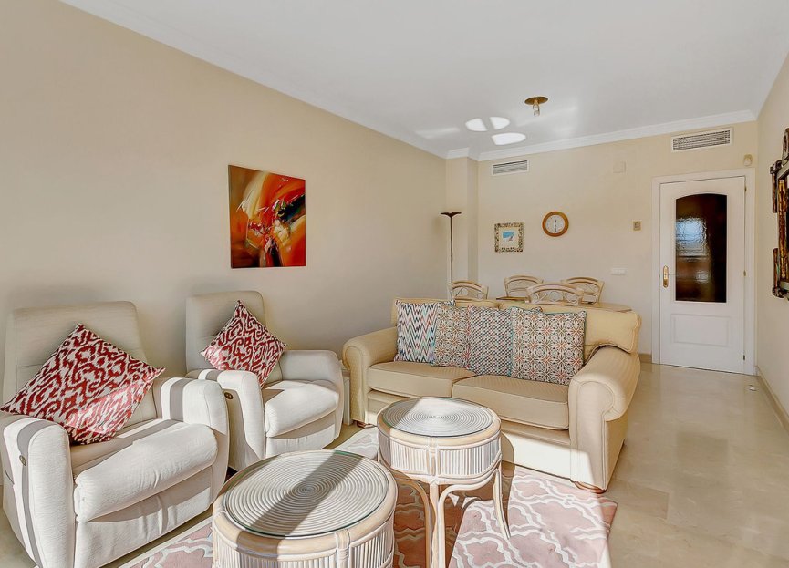 Resale - Apartment - Middle Floor Apartment - Marbella - Elviria