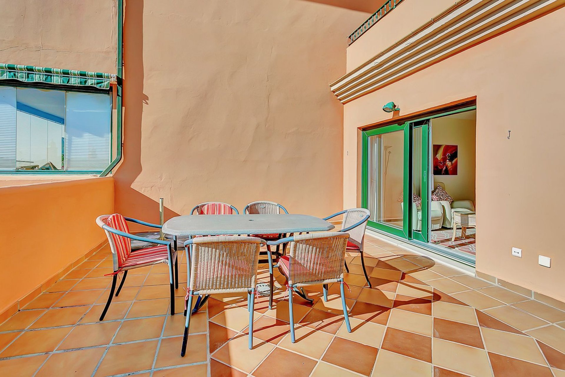 Resale - Apartment - Middle Floor Apartment - Marbella - Elviria