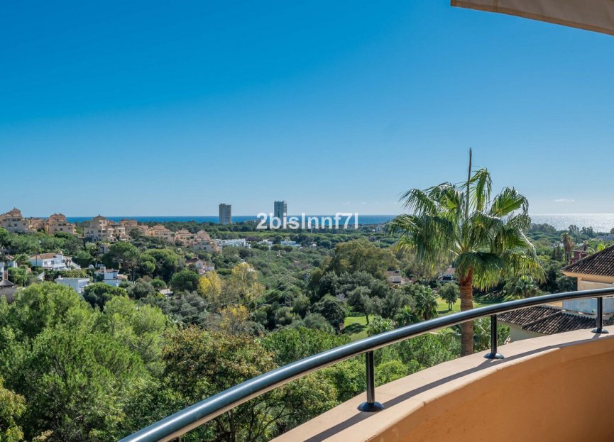 Resale - Apartment - Middle Floor Apartment - Marbella - Elviria