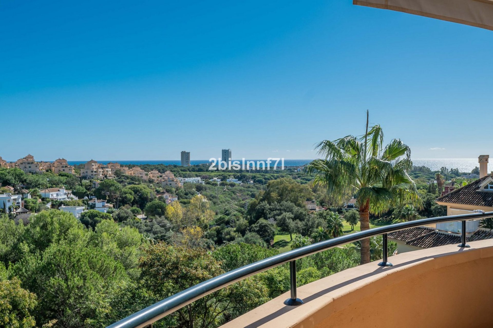 Resale - Apartment - Middle Floor Apartment - Marbella - Elviria