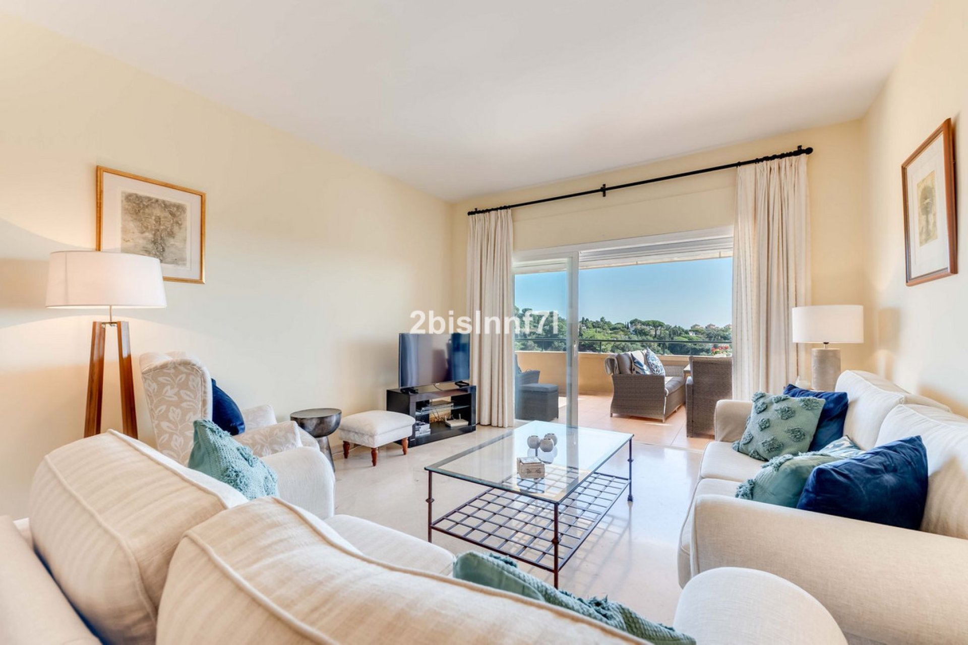 Resale - Apartment - Middle Floor Apartment - Marbella - Elviria