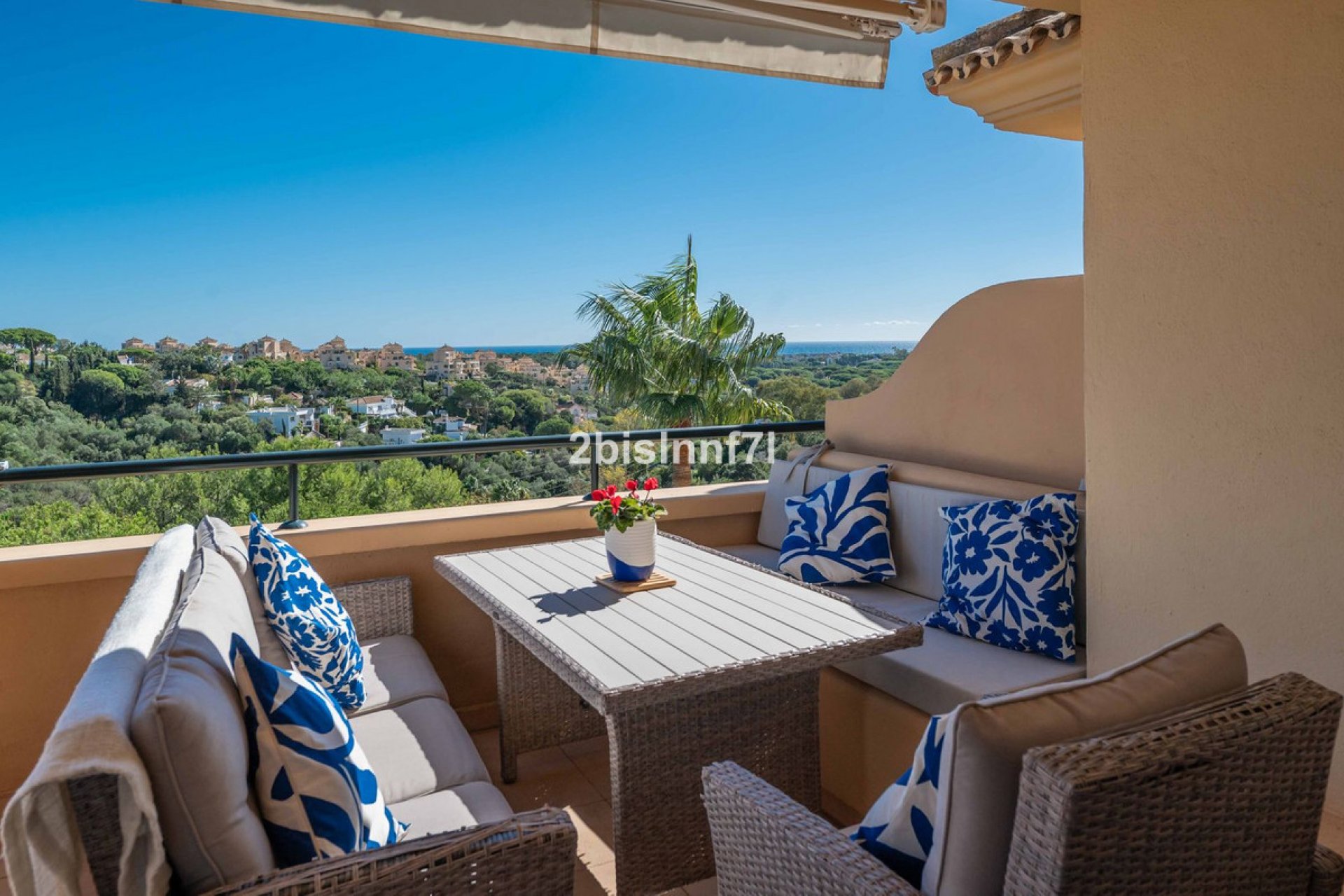 Resale - Apartment - Middle Floor Apartment - Marbella - Elviria