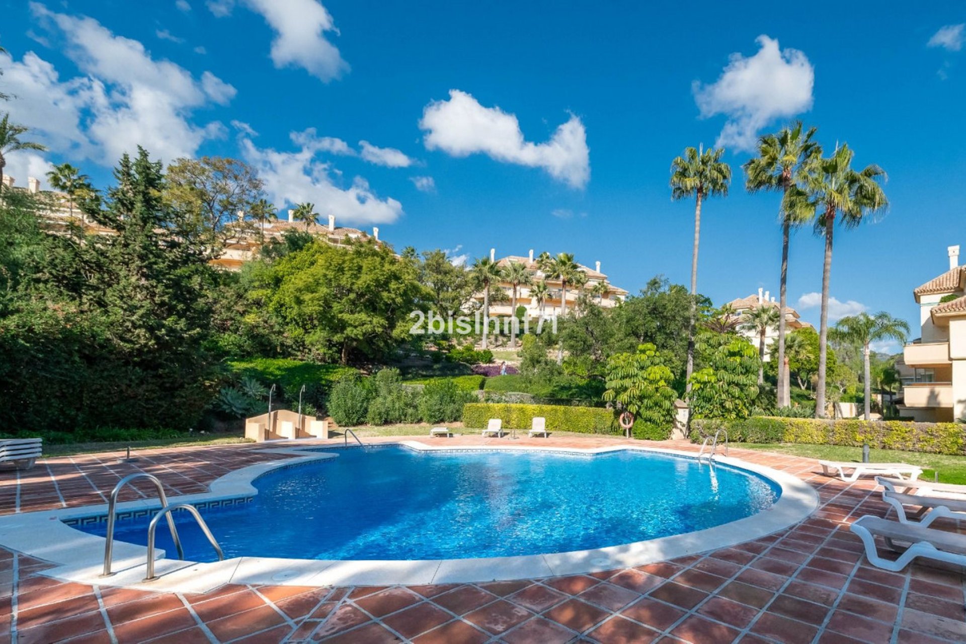 Resale - Apartment - Middle Floor Apartment - Marbella - Elviria