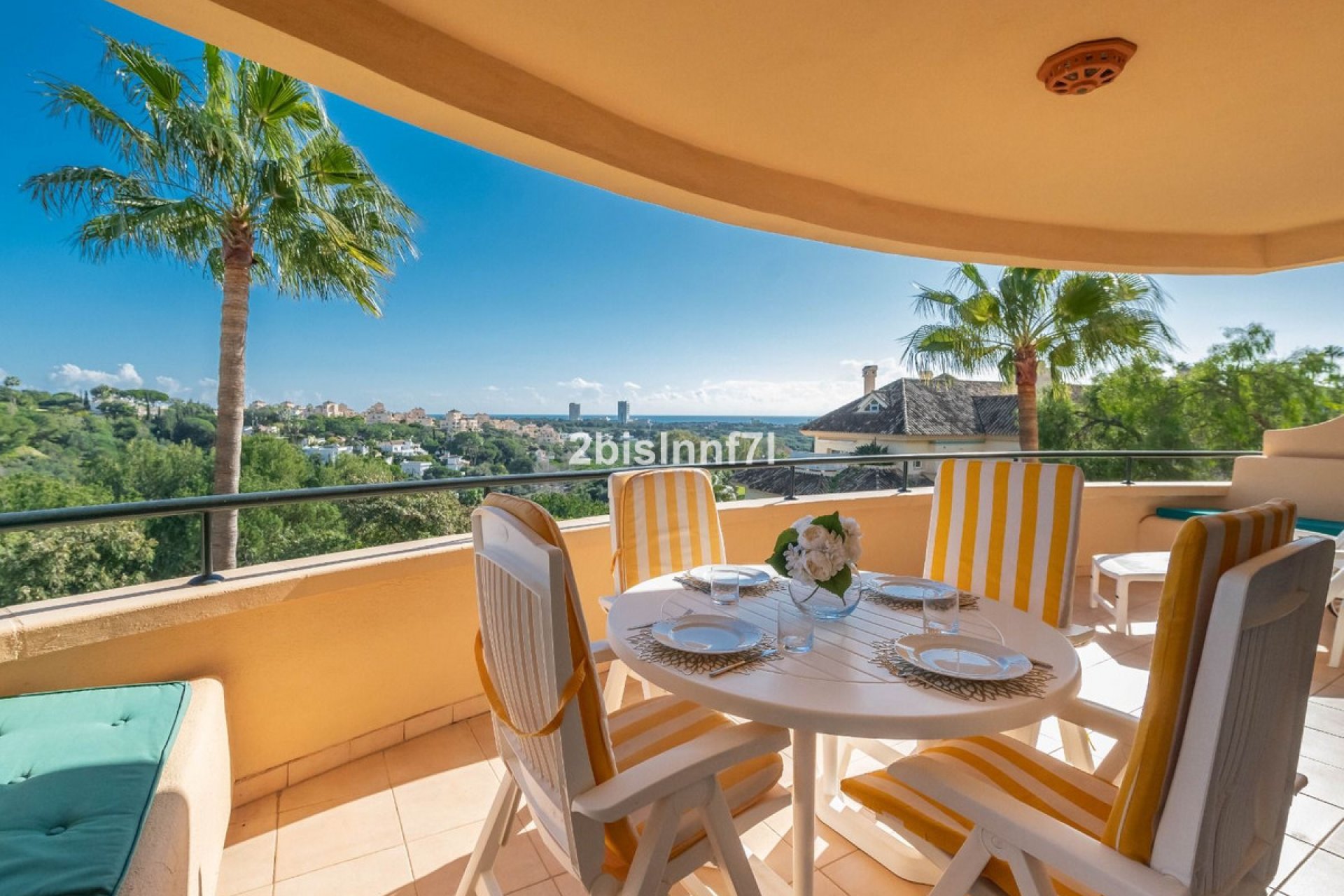 Resale - Apartment - Middle Floor Apartment - Marbella - Elviria